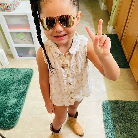 Meet your Posher, Alexis - Picture 3 of 12